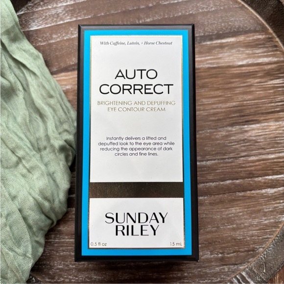 Sunday Riley Auto Correct Brightening & Depuffing Eye Contour Cream • 15mL - Picture 2 of 4
